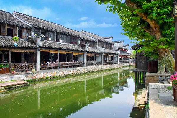 全国超20城 霸王茶姬联合故宫博物院开启“茶文化空间”巡展